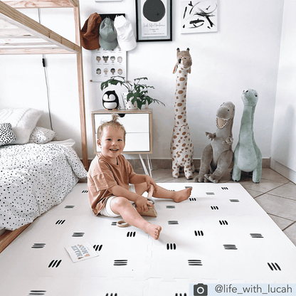 Black and white playmat for baby top